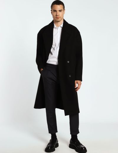 Μαύρο μακρύ παλτό