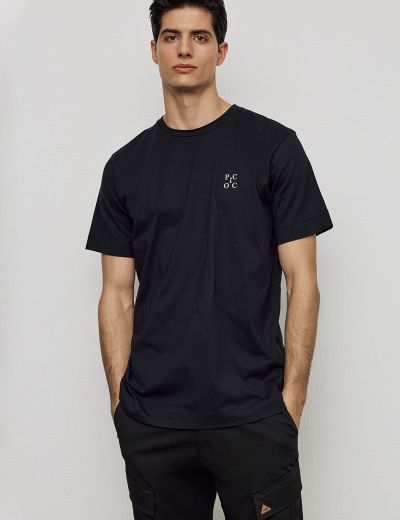 Μαύρη κοντομάνικη μπλούζα με κέντημα στην πλάτη