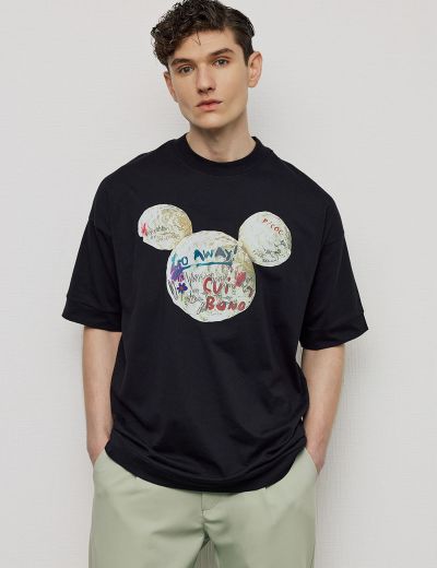 Μαύρη κοντομάνικη μπλούζα με τύπωμα mickey